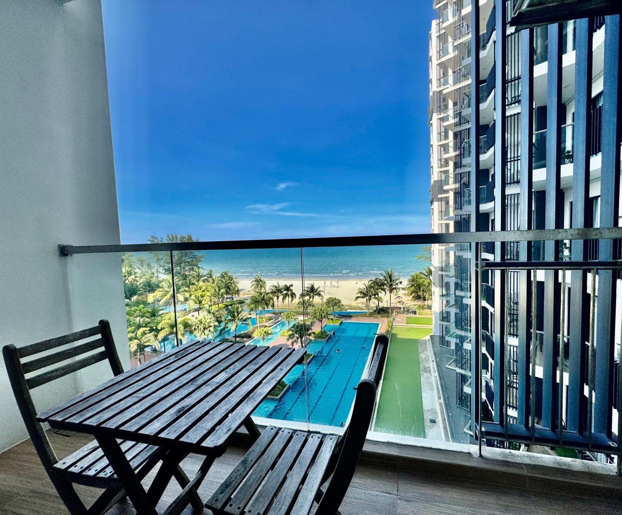 Isix Seaview 2R2B At Timurbay Pantai Balok Kuantan Pahang 외부 사진
